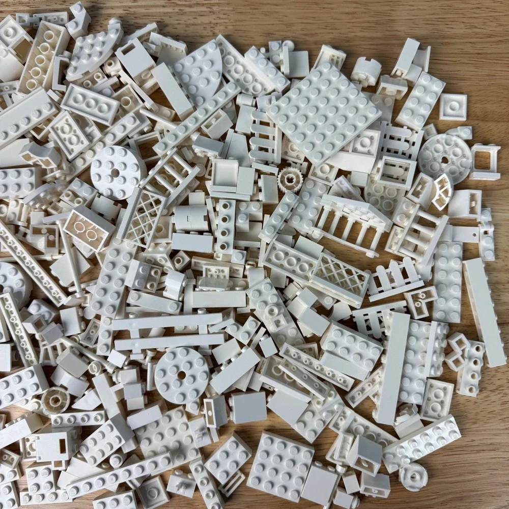 LEGO 15 Oz Bulk Lot Of White Bricks Assorted‎ Specialty Pieces Circles Slopes